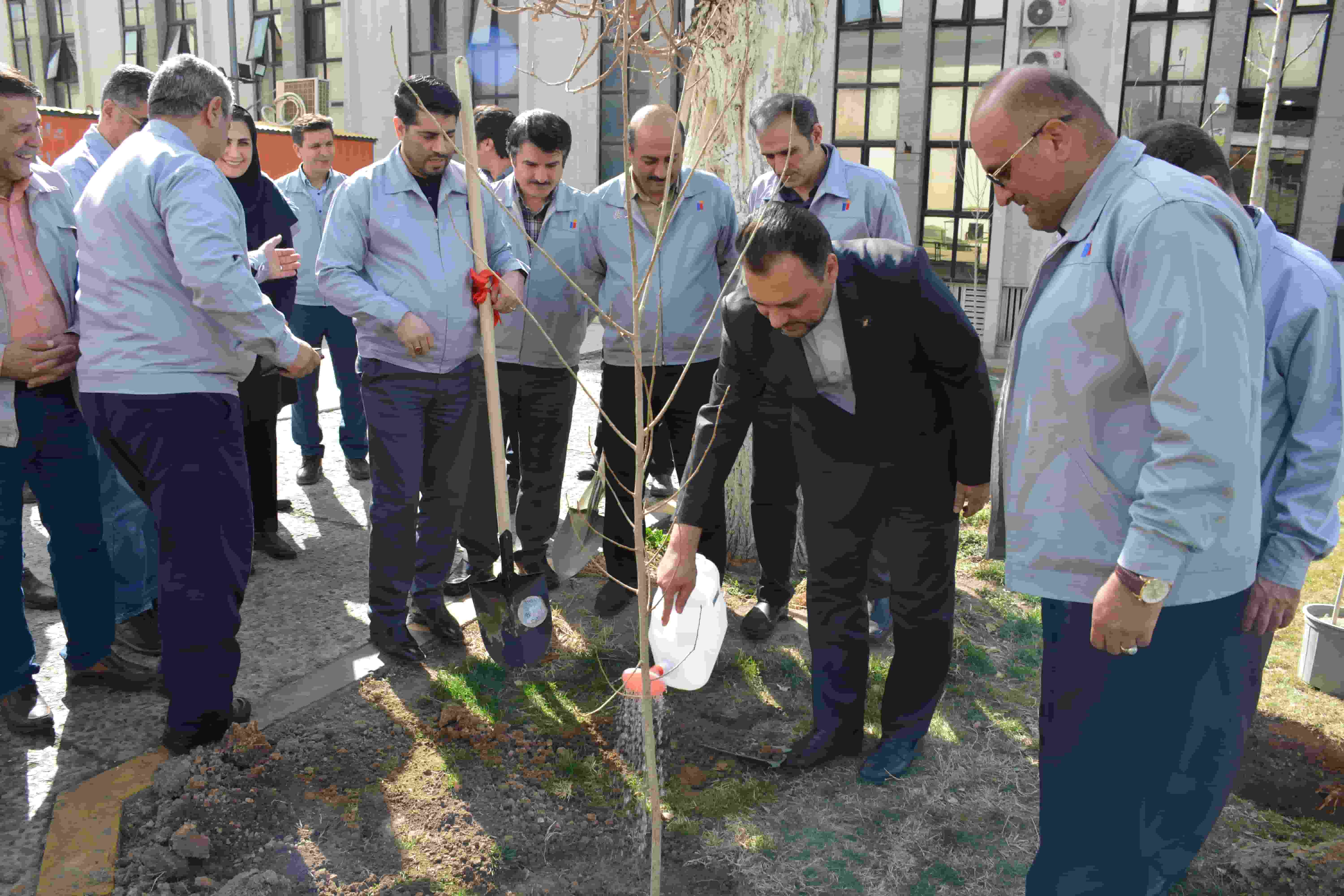 برگزاری مراسم روز درختکاری در شرکت فنرسازی زر